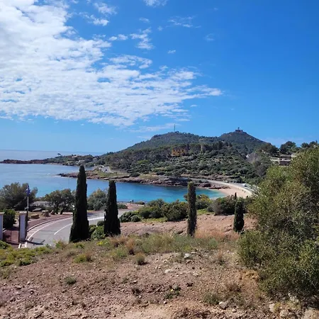 Casa de Férias Cap Esterel En Famille - 2pieces Vue Jardin Piscine Clim Parking Inclus Saint-Raphaël