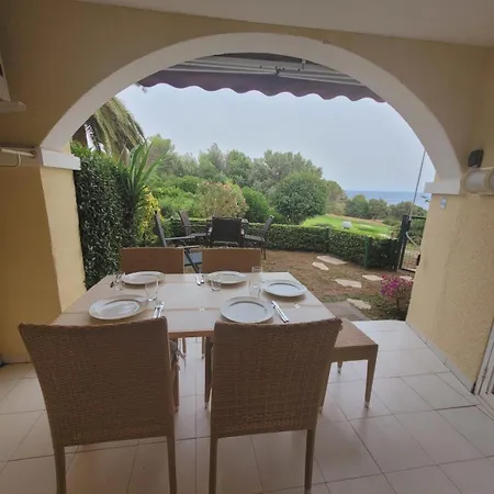 Casa de Férias Cap Esterel En Famille - 2pieces Vue Jardin Piscine Clim Parking Inclus Saint-Raphaël