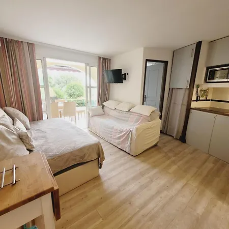 Casa de Férias Cap Esterel En Famille - 2pieces Vue Jardin Piscine Clim Parking Inclus