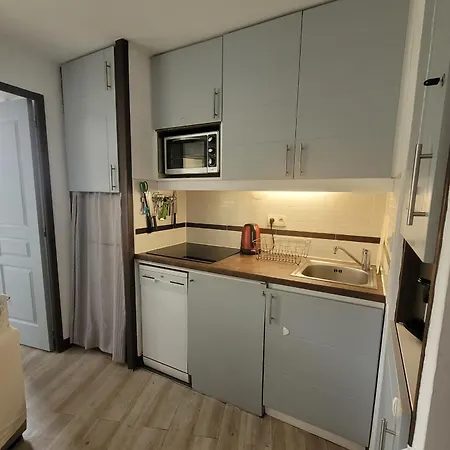 Casa de Férias Cap Esterel En Famille - 2pieces Vue Jardin Piscine Clim Parking Inclus *