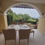 Сasa de vacaciones Cap Esterel En Famille - 2pieces Vue Jardin Piscine Clim Parking Inclus Saint-Raphaël