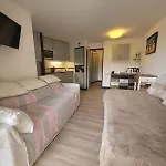Vakantiehuis Cap Esterel En Famille - 2pieces Vue Jardin Piscine Clim Parking Inclus *