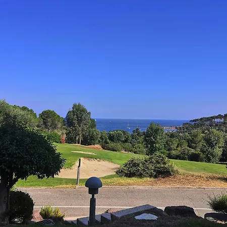 Holiday home Cap Esterel En Famille - 2pieces Vue Mer Jardin Piscine Clim Parking Inclus Saint-Raphael (Var)