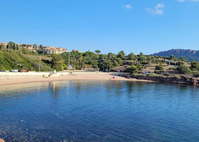 Cap Esterel En Famille - 2pieces Vue Jardin Piscine Clim Parking Inclus Сasa de vacaciones Saint-Raphaël