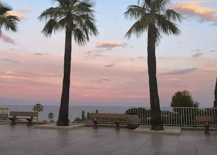 Сasa de vacaciones Cap Esterel En Famille - 2pieces Vue Jardin Piscine Clim Parking Inclus *