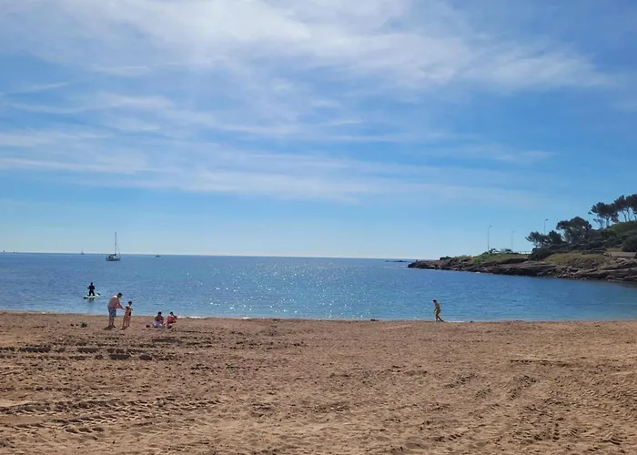 Cap Esterel En Famille - 2pieces Vue Jardin Piscine Clim Parking Inclus Сasa de vacaciones Saint-Raphaël