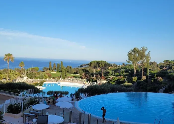 Cap Esterel En Famille - 2pieces Vue Jardin Piscine Clim Parking Inclus *