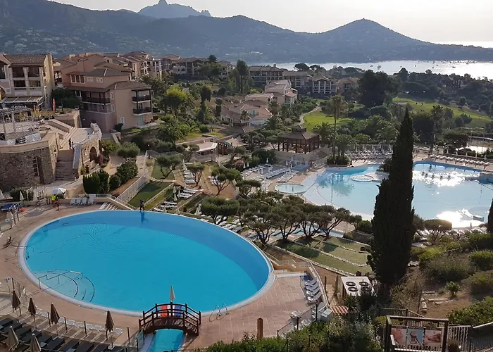 Cap Esterel En Famille - 2pieces Vue Jardin Piscine Clim Parking Inclus Сasa de vacaciones