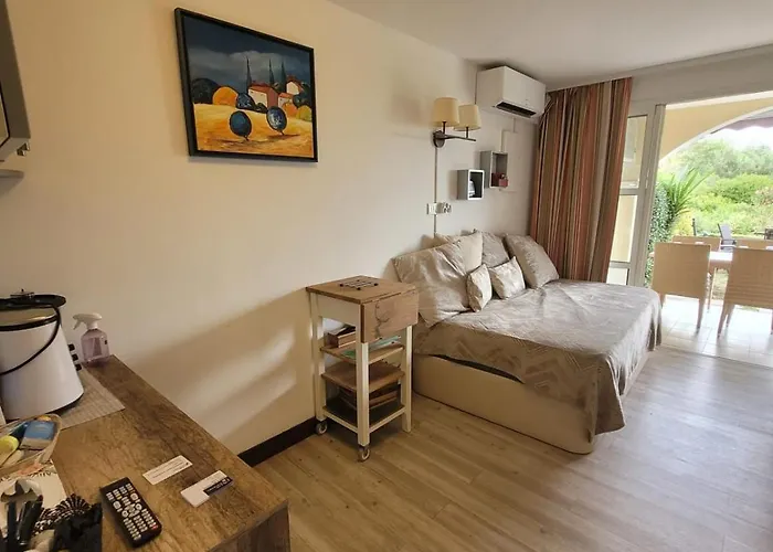 Cap Esterel En Famille - 2pieces Vue Jardin Piscine Clim Parking Inclus Сasa de vacaciones