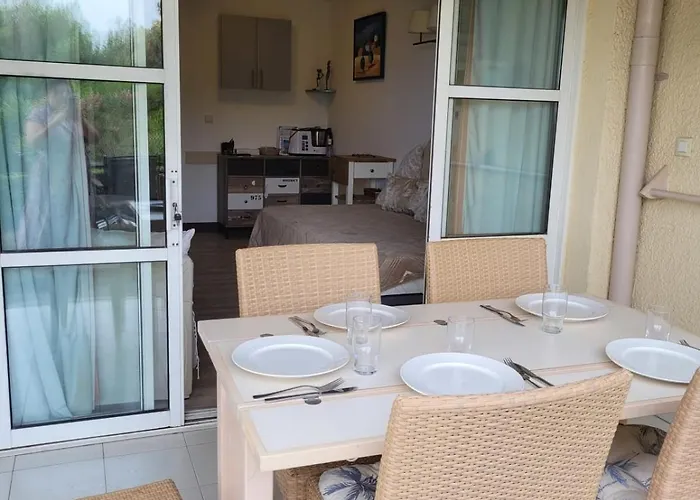 Cap Esterel En Famille - 2pieces Vue Jardin Piscine Clim Parking Inclus Сasa de vacaciones