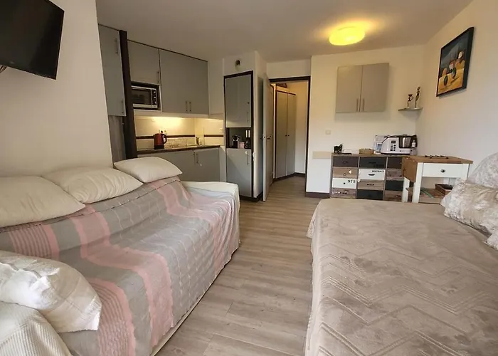 Сasa de vacaciones Cap Esterel En Famille - 2pieces Vue Jardin Piscine Clim Parking Inclus *