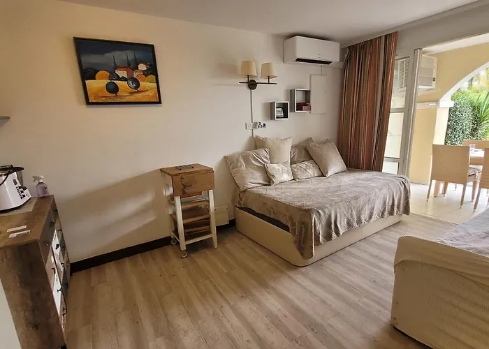 Cap Esterel En Famille - 2pieces Vue Jardin Piscine Clim Parking Inclus Сasa de vacaciones Saint-Raphaël